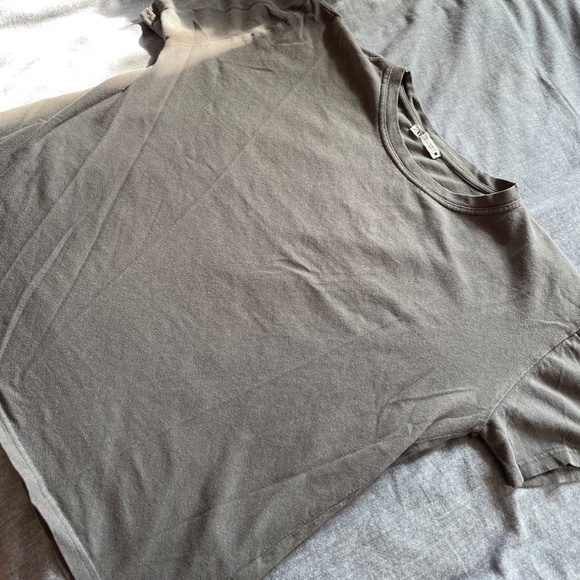 Basic gray t-shirt top from ZARA (short sleeve) - Picture 3 of 3